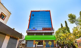 Fabhotel The Golden Leaf