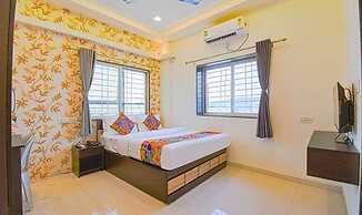 Fabhotel The Golden Leaf