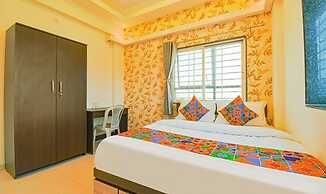 Fabhotel The Golden Leaf