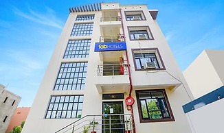 Fabhotel Lily Grand