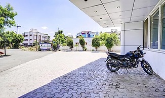 Fabhotel Sai Govind