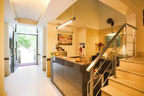 FabHotel Rivlet Residency