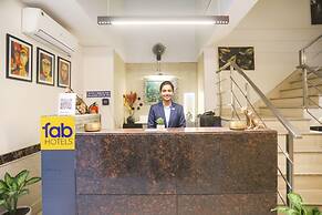 FabHotel Rivlet Residency