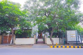 FabHotel Rivlet Residency