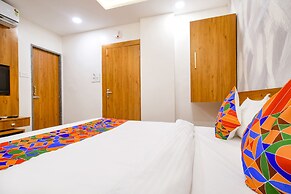 Fabhotel Woodlark Inn