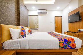 Fabhotel Woodlark Inn