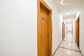 Fabhotel Woodlark Inn