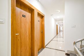 Fabhotel Woodlark Inn