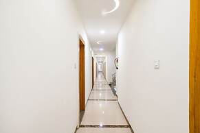 Fabhotel Woodlark Inn