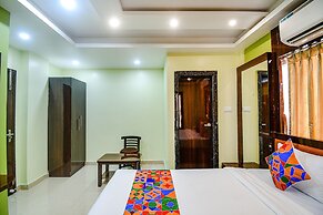 Fabhotel The Seven Wonders