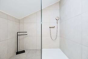 Hedera Estate, Hedera A16