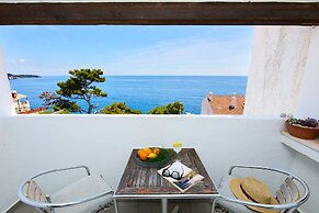 Hedera Estate, Hedera A16