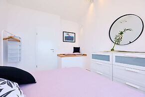 Hedera Estate, Hedera A16