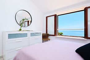 Hedera Estate, Hedera A16