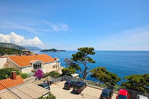 Hedera Estate, Hedera A16