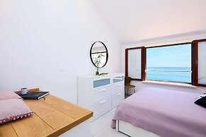 Hedera Estate, Hedera A16