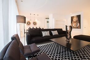 Valencia Luxury - Boutique Center