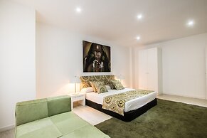 Valencia Luxury - Boutique Center