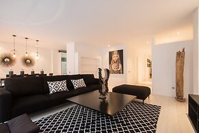 Valencia Luxury - Boutique Center