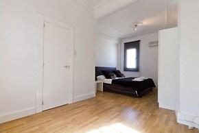 Valencia Luxury - Boutique Center