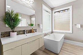 Salience Path W/heated Pool & Game Room