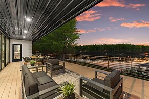 Salience Path W/heated Pool & Game Room