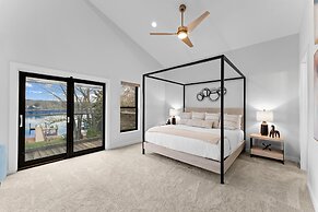 Blue Haven W/game Room, Hot Tub & Optional Boat Rental
