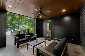 Ambassador Ridge W/optional Boat Rental