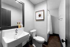 Ambassador Ridge W/optional Boat Rental