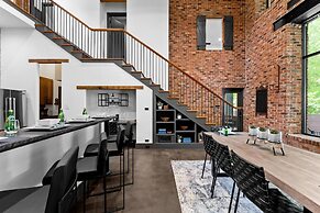 Ambassador Ridge W/optional Boat Rental