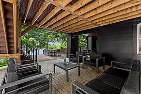 Ambassador Ridge W/optional Boat Rental