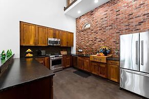 Ambassador Ridge W/optional Boat Rental