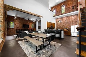 Ambassador Ridge W/optional Boat Rental