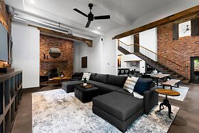 Ambassador Ridge W/optional Boat Rental