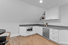 Grand Bay W/hot Tub, 440' Shoreline & Optional Boat Rental