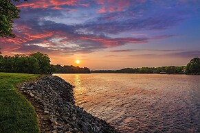 Grand Bay W/hot Tub, 440' Shoreline & Optional Boat Rental