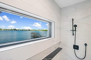 Sterling on Strawpocket