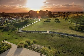 Howard Johnson Hotel & Convention Center by Wyndham, Merlo