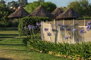 Howard Johnson Hotel & Convention Center by Wyndham, Merlo