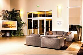 Howard Johnson Hotel & Convention Center by Wyndham, Merlo