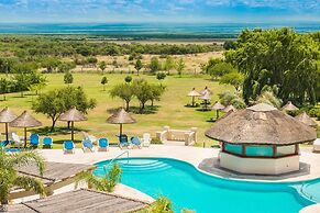 Howard Johnson Hotel & Convention Center by Wyndham, Merlo