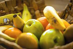 Howard Johnson Hotel & Convention Center by Wyndham, Merlo