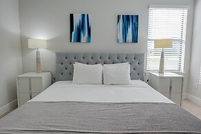 Balmoral Resort-194al 4 Bedroom Home by RedAwning