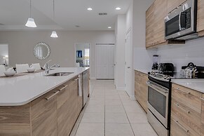 Balmoral Resort-194al 4 Bedroom Home by RedAwning