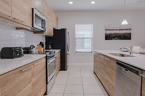 Balmoral Resort-194al 4 Bedroom Home by RedAwning