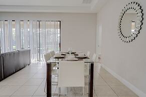 Balmoral Resort-194al 4 Bedroom Home by RedAwning