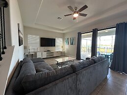 Balmoral Resort-207mcv 4 Bedroom Home by RedAwning