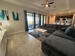 Balmoral Resort-207mcv 4 Bedroom Home by RedAwning