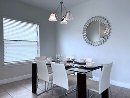 Balmoral Resort-207mcv 4 Bedroom Home by RedAwning