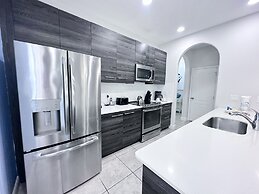 Balmoral Resort-213al 3 Bedroom Home by RedAwning